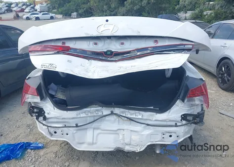 2024 Hyundai Elantra Sel z USA, uszkodzony, nr VIN KMHLS4DG2RU665943